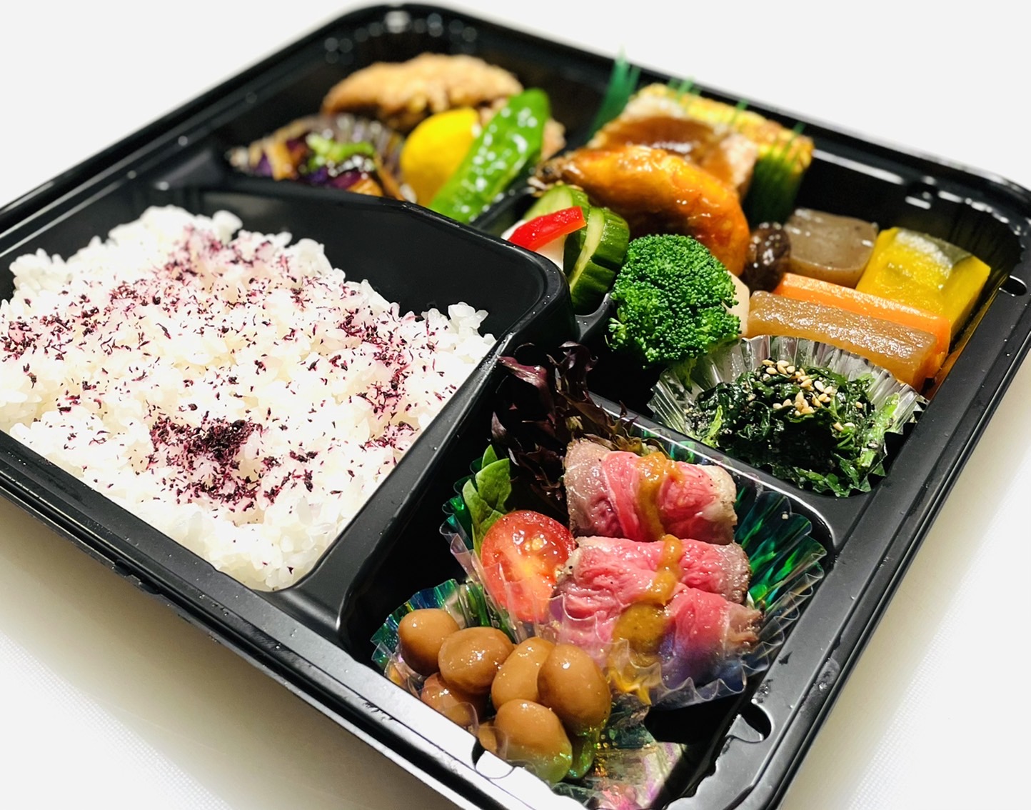 Order Makunochi Bento food online from Restaurant Nippon store, New York on bringmethat.com