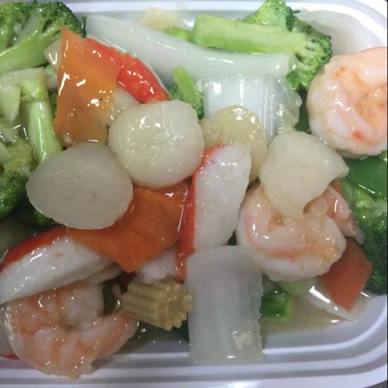 Order Seafood Delight food online from China King store, St. Louis on bringmethat.com