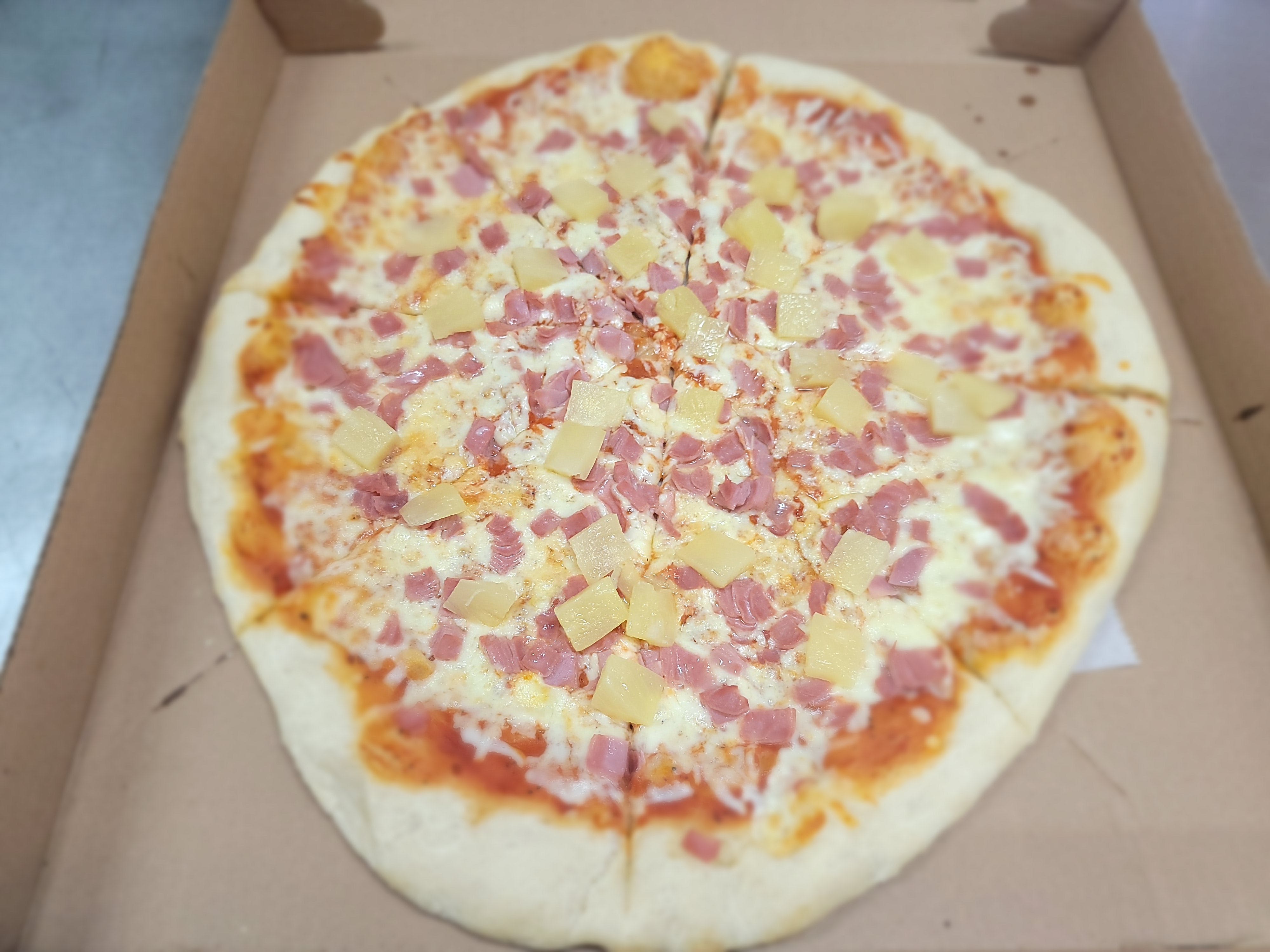 Order Hawaiian Pizza - Medium 16'' food online from Tony Pizza store, Highspire on bringmethat.com