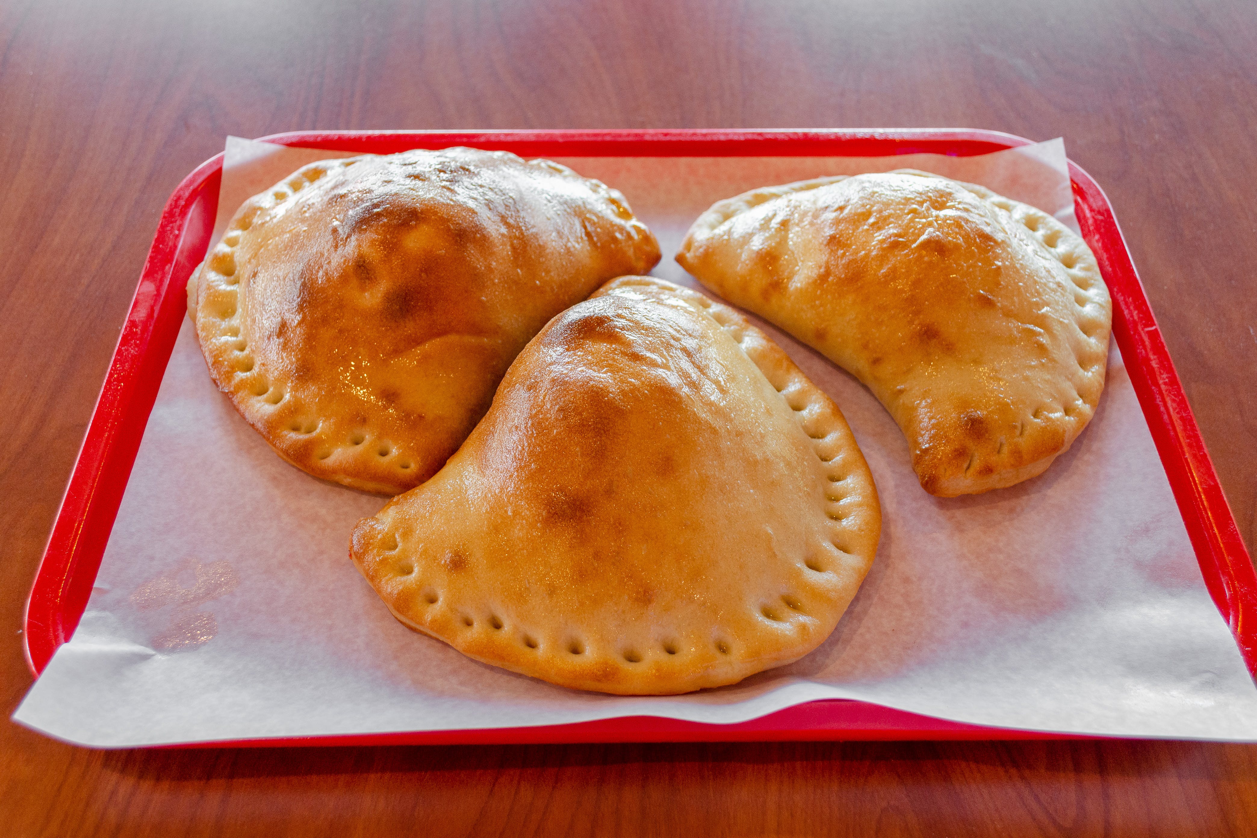 Order Cheese Calzone - Small food online from Circle Pizza store, Ridgefield on bringmethat.com