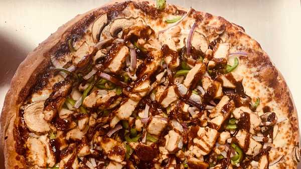 Order Medium 12" BBQ Chicken Pizza food online from Pizza Express store, Atascadero on bringmethat.com