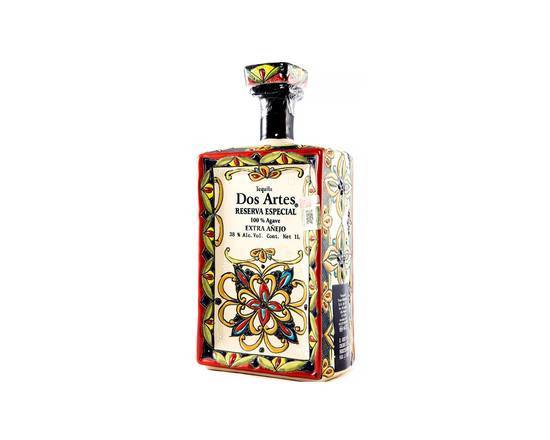 Order Dos Artes Tequila Extra Añejo 750ml | 40% abv food online from Pink Dot store, Lemon Grove on bringmethat.com