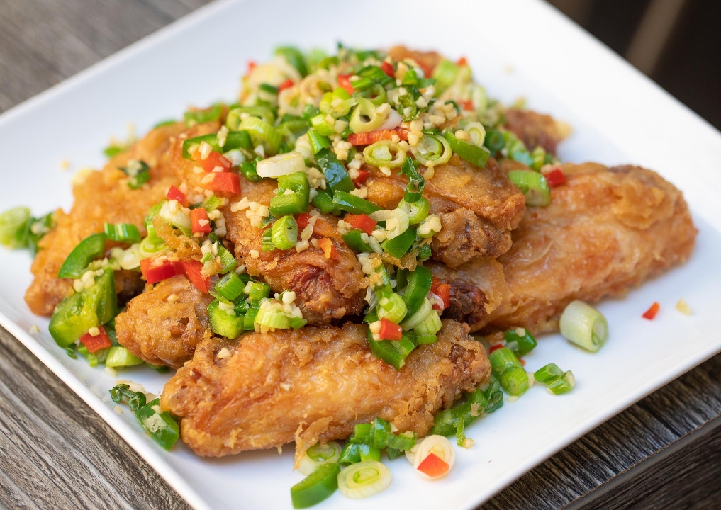Order 椒鹽雞翼 Spicy Salt Chicken Wings food online from Phoenix Wings store, Garden Grove on bringmethat.com
