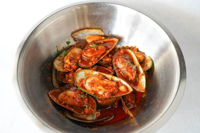 Order Mussel (1 lb) food online from The Crab Shack store, La Habra on bringmethat.com