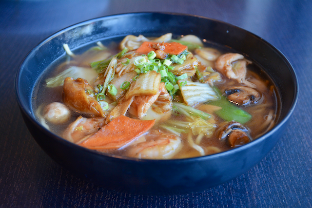 Order Wonton Noodle Soup food online from KPB Asian Bistro store, Fullerton on bringmethat.com