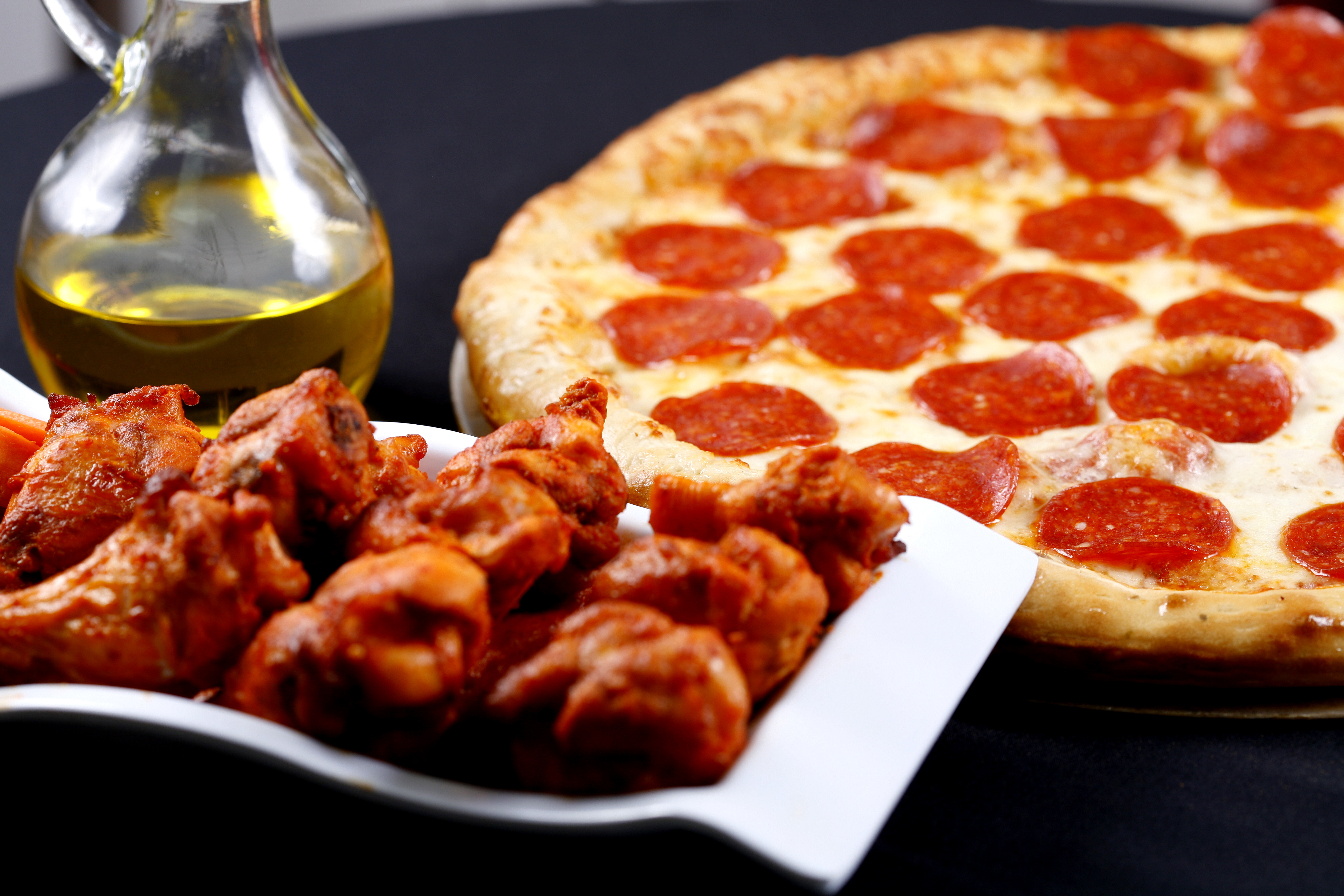Order Pizza & Wings food online from Pizza 72 store, Aurora on bringmethat.com
