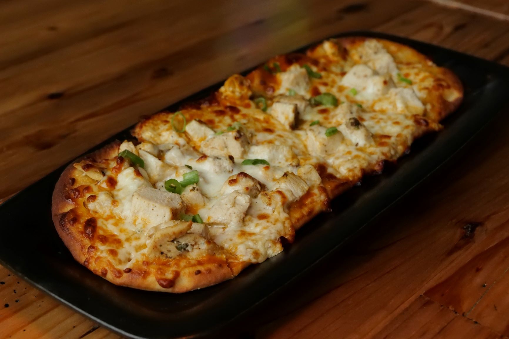 Order Buffalo Chicken Flatbread food online from Green St. Grille store, Bensenville on bringmethat.com