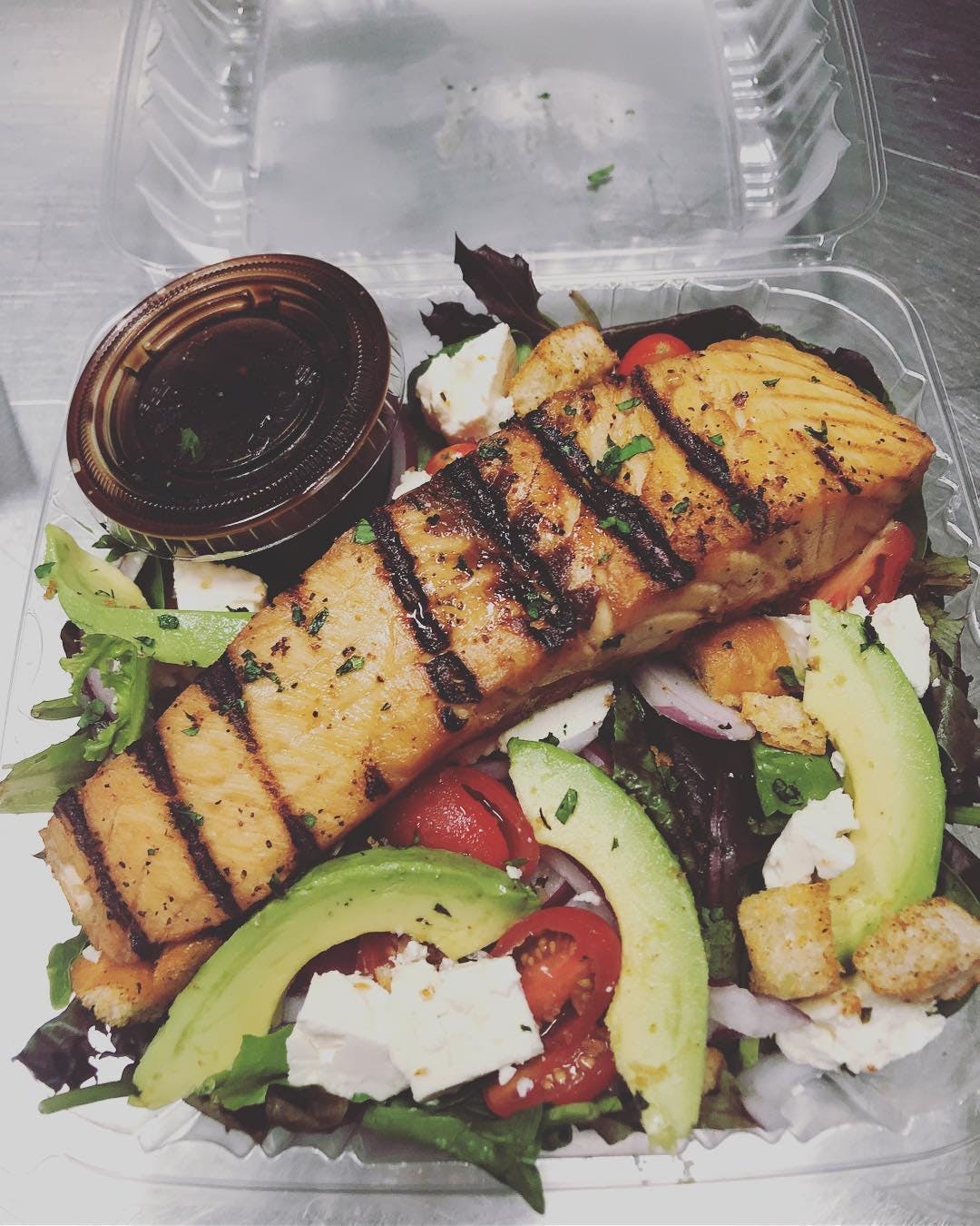 Order Grilled Salmon & Avocado Salad - Large food online from Linda's Pizza & Restaurant store, Manchester Township on bringmethat.com