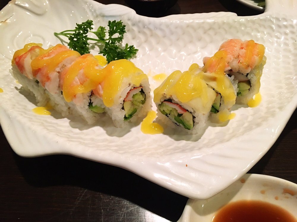 Order S15. Hawaiian Roll food online from 5th Ave Sushi store, Arlington Heights on bringmethat.com