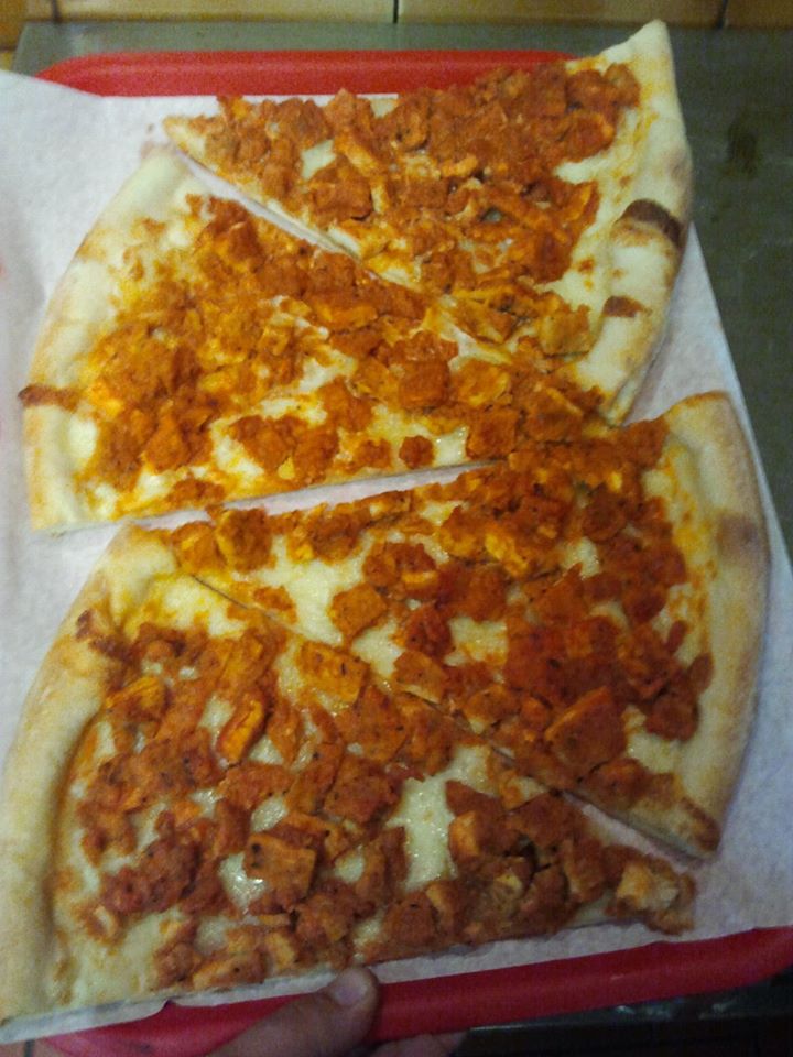 Order Buffalo Chicken Pizza food online from Genovese Pizzeria store, Valley Stream on bringmethat.com