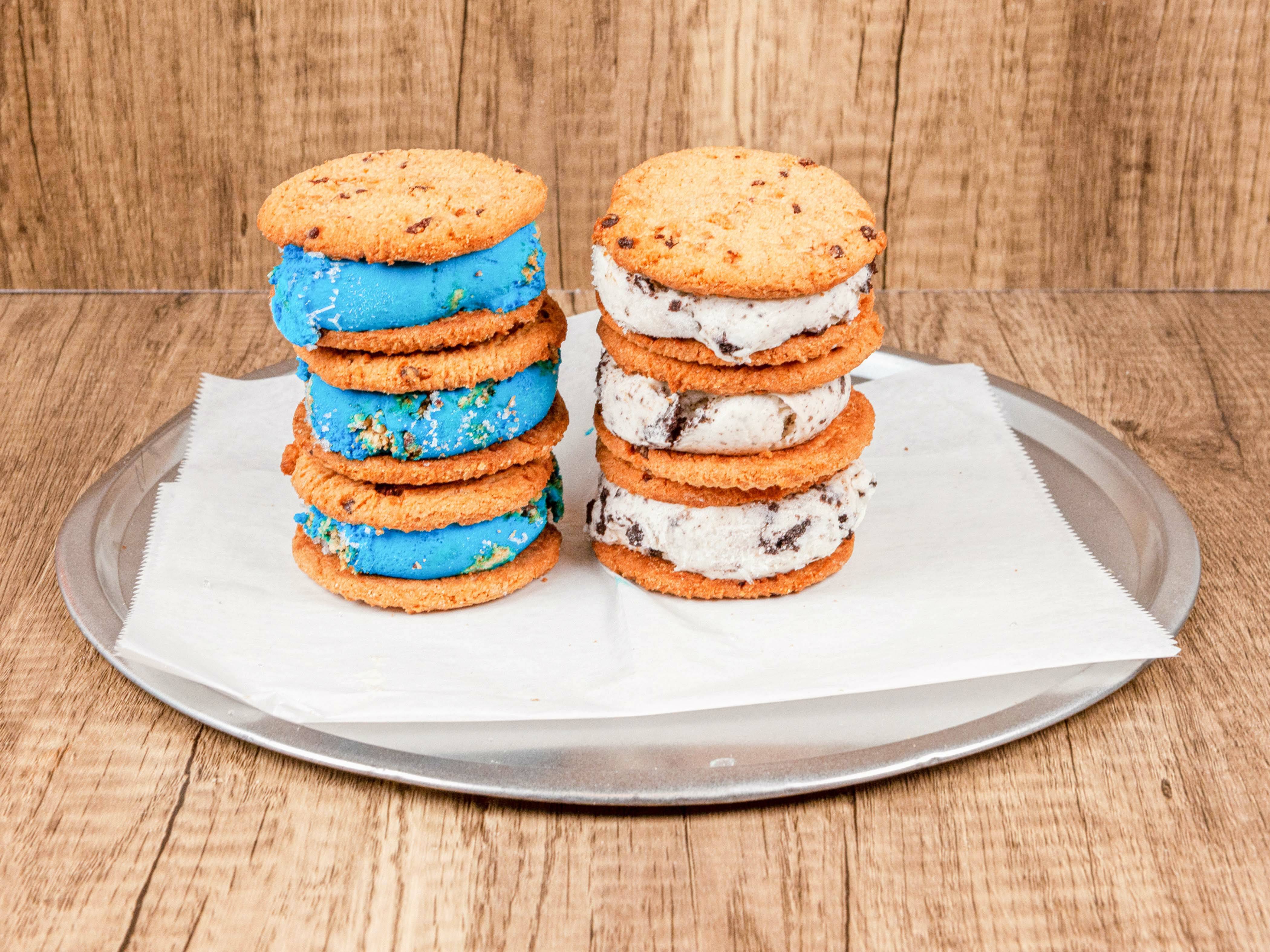 Order Oreo  Cookie Sandwich food online from Murrays Ice Cream store, Harrison on bringmethat.com