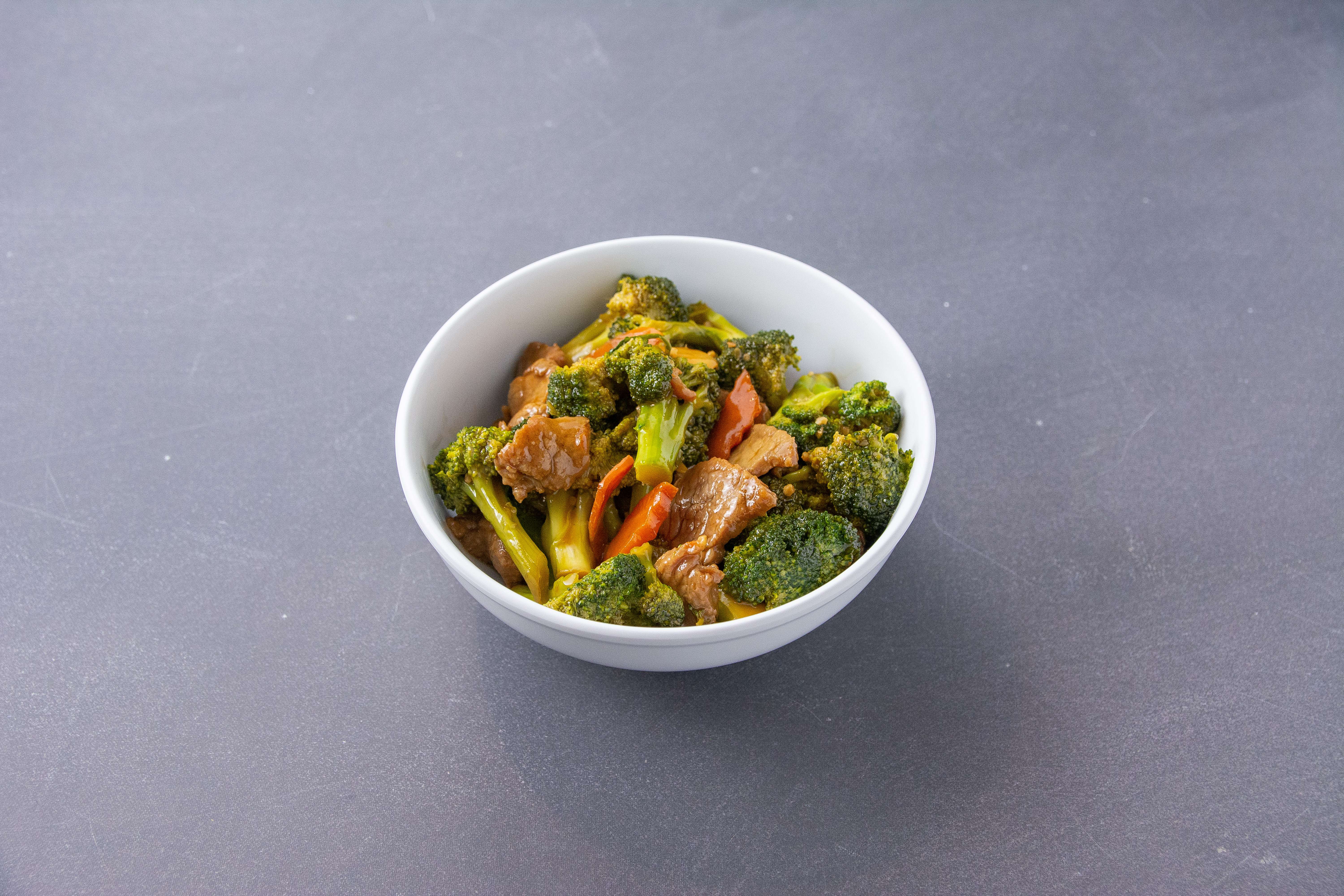 Order 64. Beef with Broccoli food online from New Hong Kong Restaurant store, San Leandro on bringmethat.com