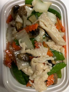 Order 50. Moo Goo Gai Pan 蘑菇雞片 food online from Golden China store, Lincoln on bringmethat.com