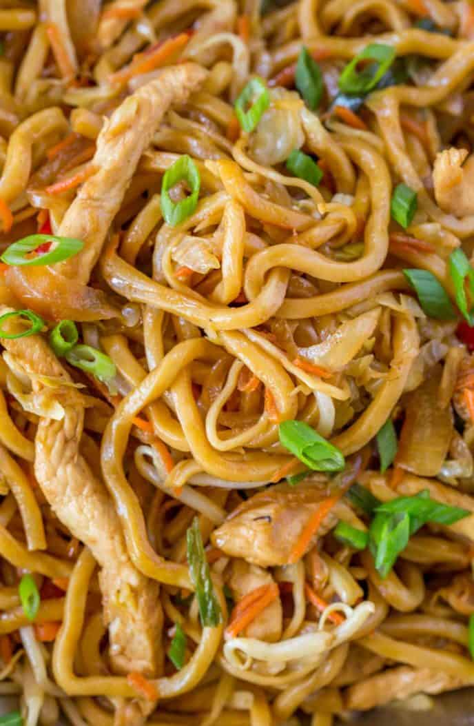 Order 53. Chicken Lo Mein food online from Profit Chinese Restaurant store, New York on bringmethat.com