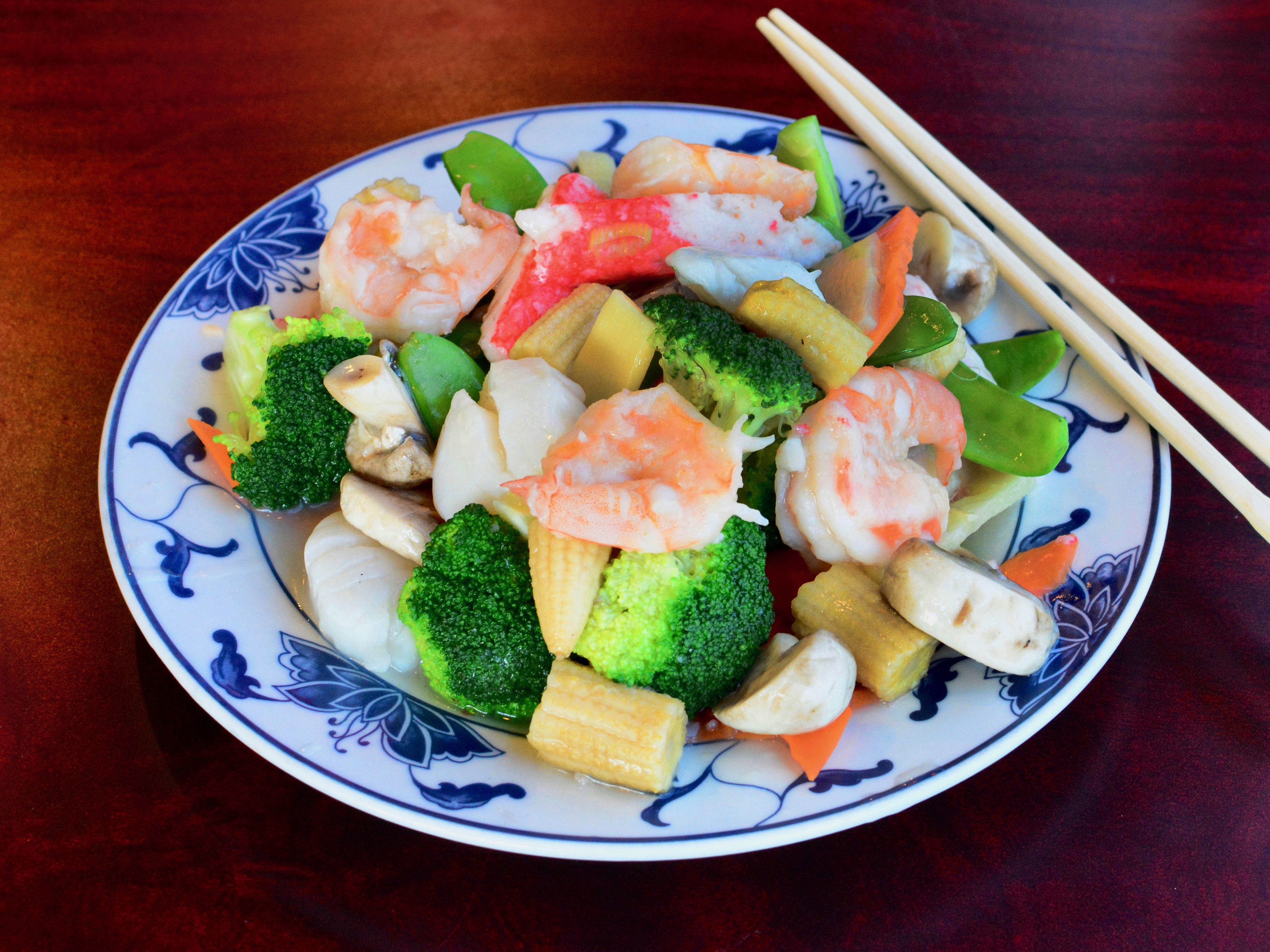Order 10. Seafood Combination food online from Golden China store, Springfield on bringmethat.com