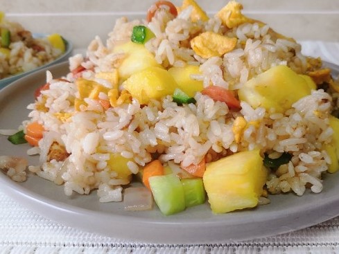 Order Pineapple Fried Rice  food online from Lun Asia Chef store, Philadelphia on bringmethat.com
