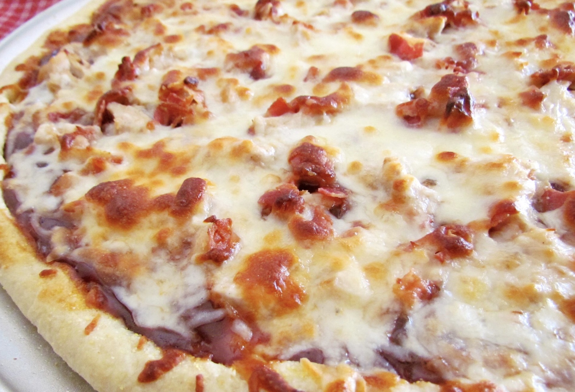 Order BBQ Chicken Pizza food online from Pizzaroni store, Albany on bringmethat.com