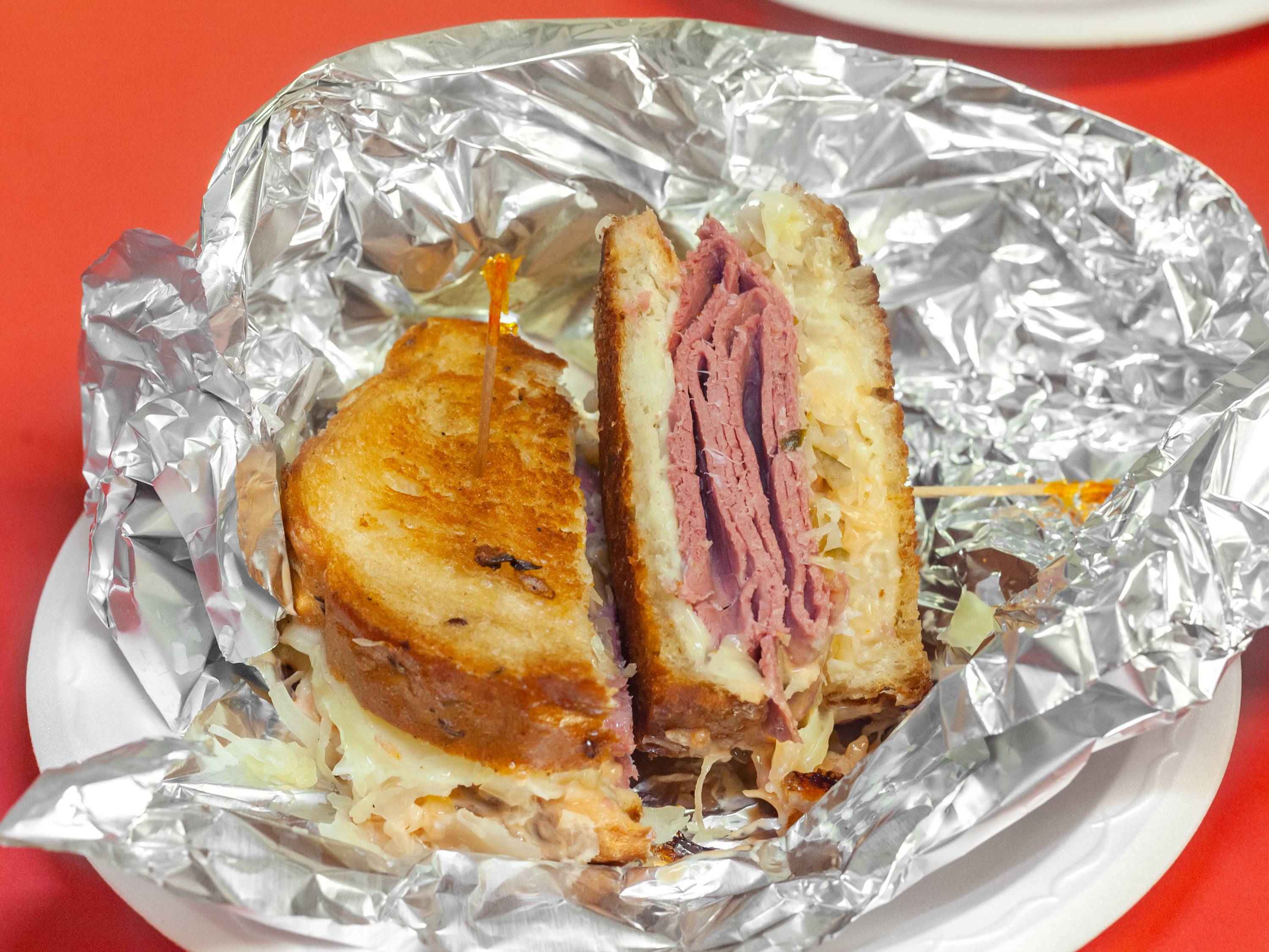 Order Reuben Sandwich Boxed Lunch food online from Troy Market store, Troy on bringmethat.com
