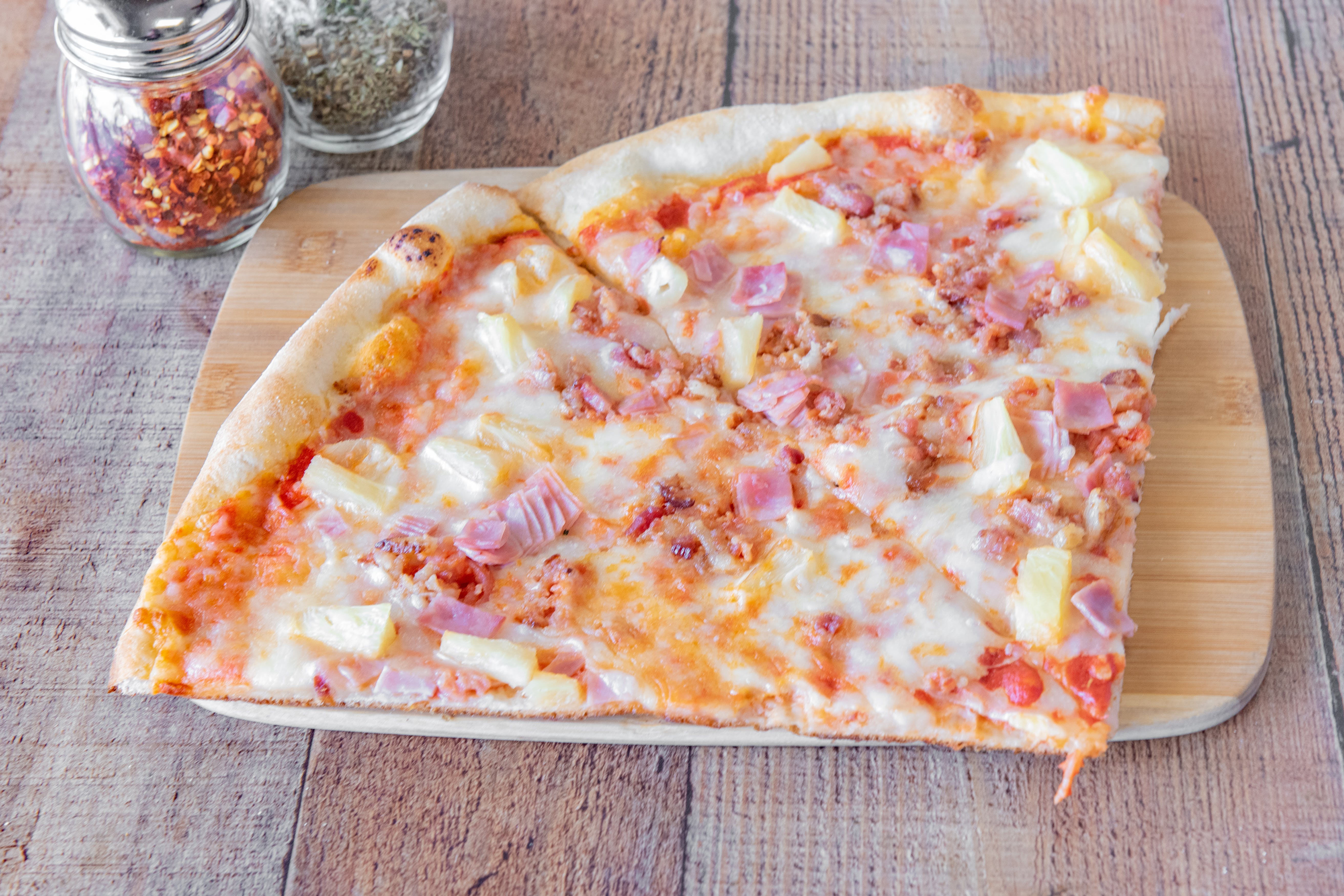 Order Hawaiian Pizza - Personal 12'' (6 Slices) food online from Tonys Pizzeria & Italian Restaurant store, Audubon on bringmethat.com