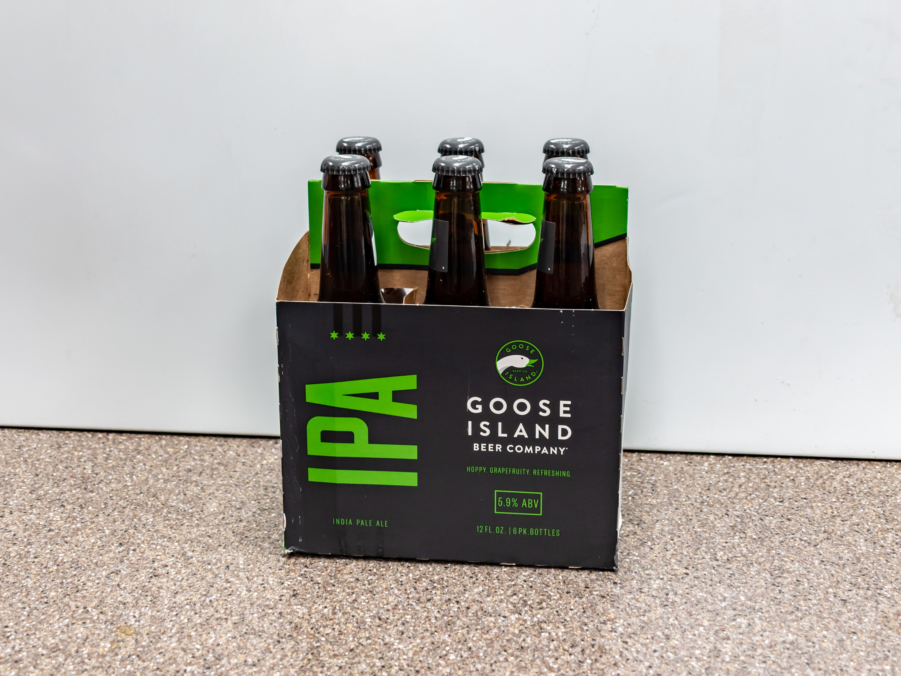 Order Goose Island IPA Beer, 12 oz. Bottle - 6 Pack food online from Kangaroo Food Mart store, Cathedral City on bringmethat.com