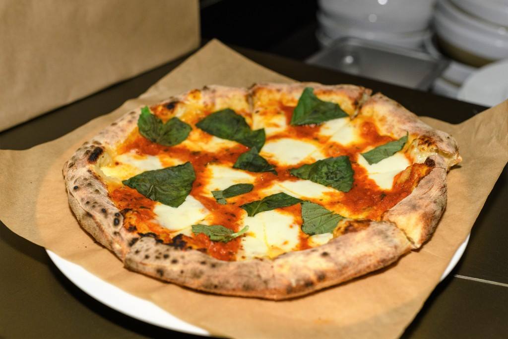 Order Full Margherita Pizza food online from Osteria store, Oklahoma City on bringmethat.com
