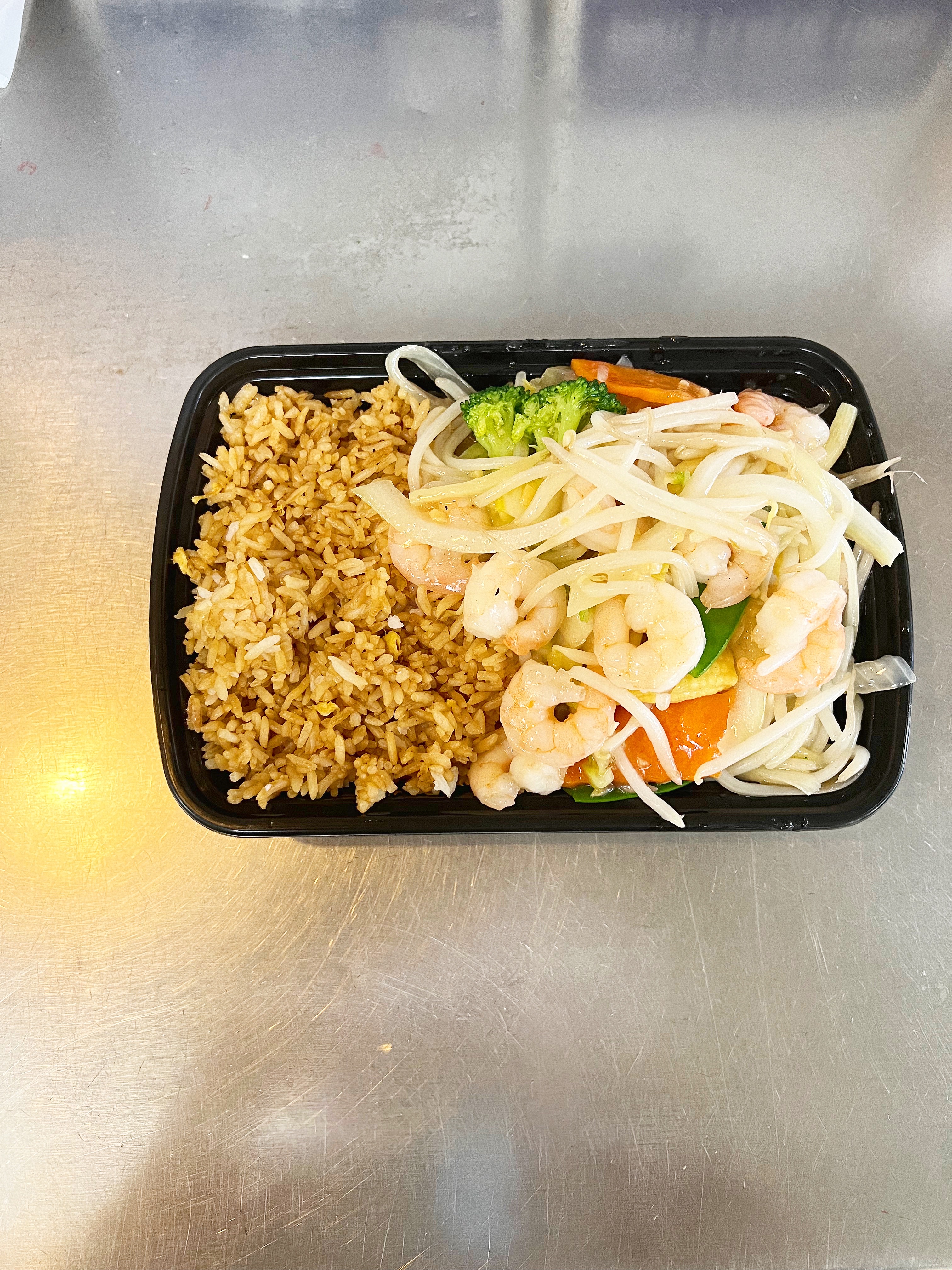 Order C2. Shrimp Chow Mein Combo Plate food online from Golden China Express store, Worthington on bringmethat.com