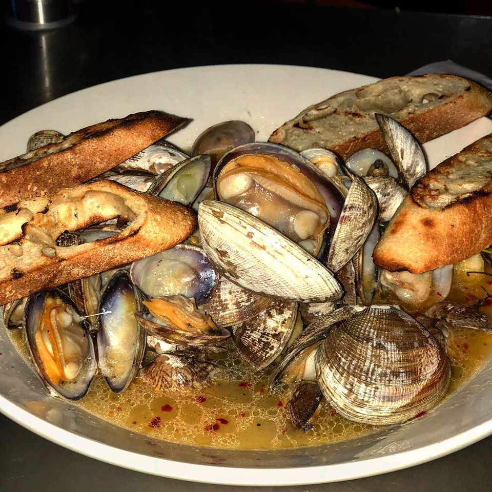 Order Manilla Steamed Clams food online from The 520 Bar & Grill store, Jeannette on bringmethat.com