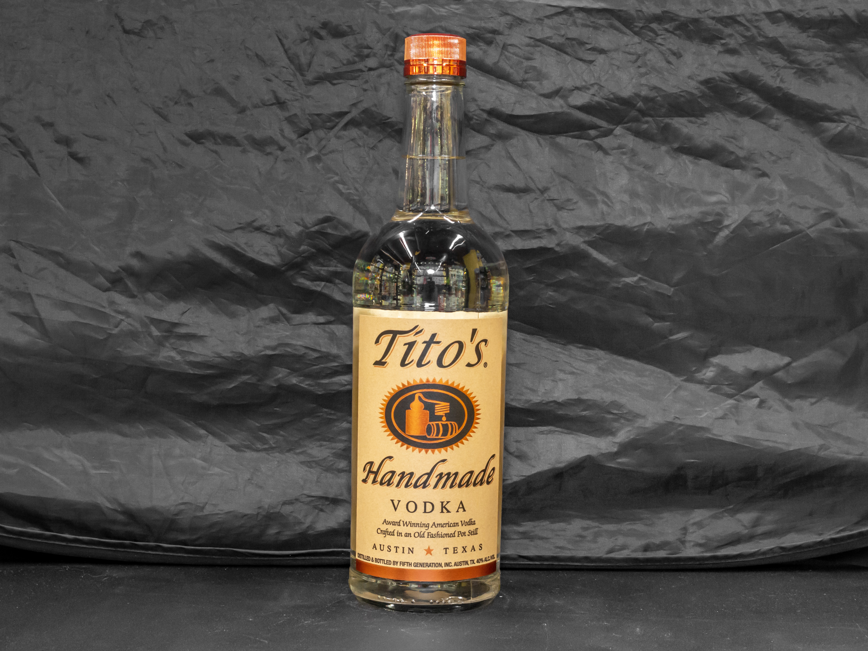 Order Tito's handmade vodka, 750ml (40.0% ABV) food online from Gold Crown Liquors store, Chicago on bringmethat.com