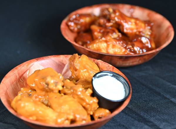 Order Chicken Wings food online from Allen Bar & Lounge store, Hanover on bringmethat.com