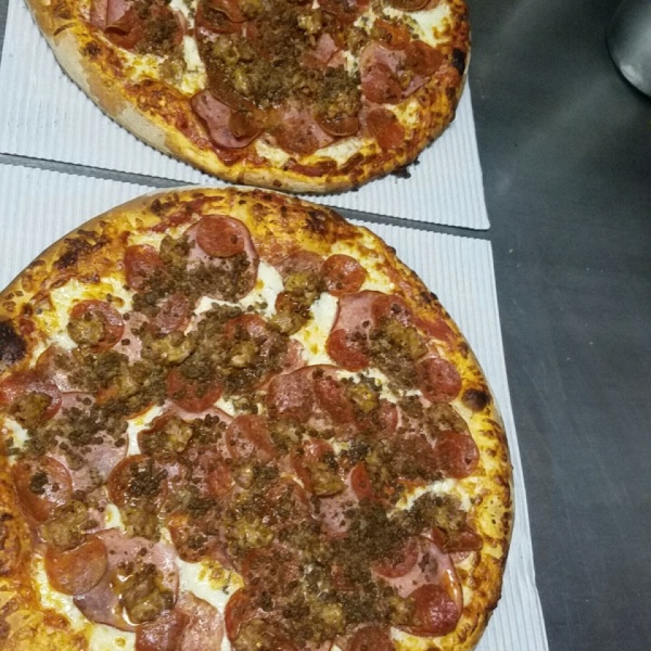 Order All Meat Pizza food online from Mama Mia Pizzeria store, Fresno on bringmethat.com