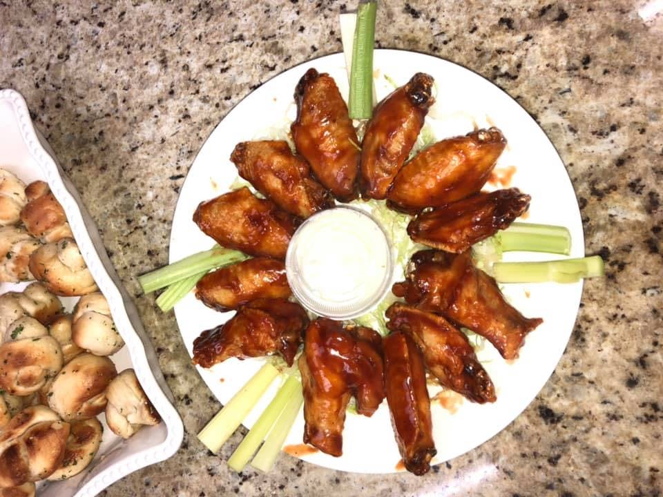Order Chicken Wings - 12 Pieces food online from Giovanni Pizzeria & Italian Restaurant store, Holland on bringmethat.com