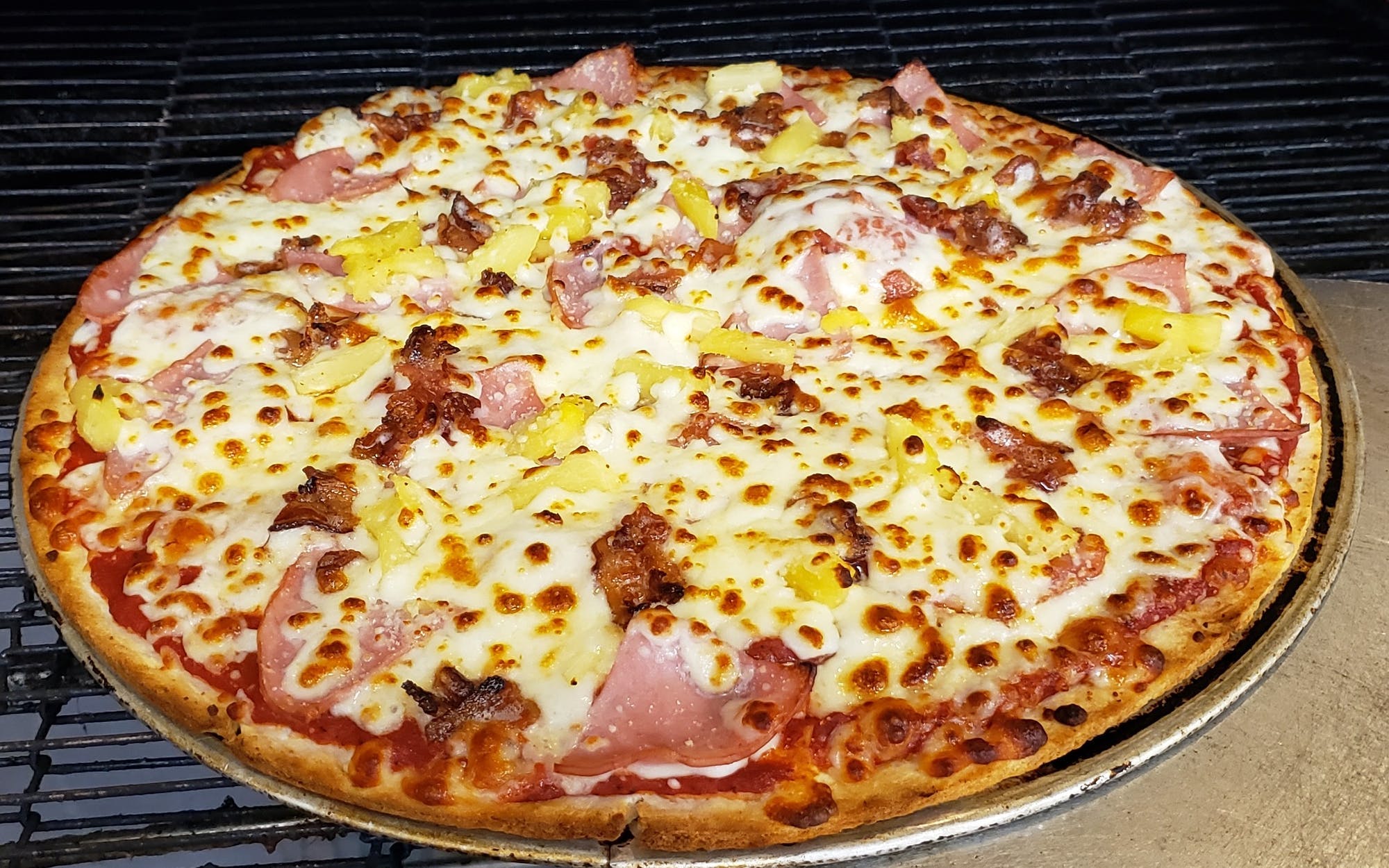 Order Hawaiian Pizza - Mini 7'' food online from Pisanello Pizza store, Waterville on bringmethat.com