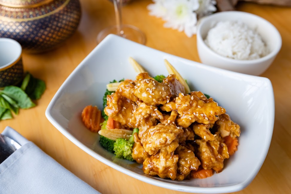 Order Sesame Chicken food online from Nai Thai Cuisine store, Dunwoody on bringmethat.com