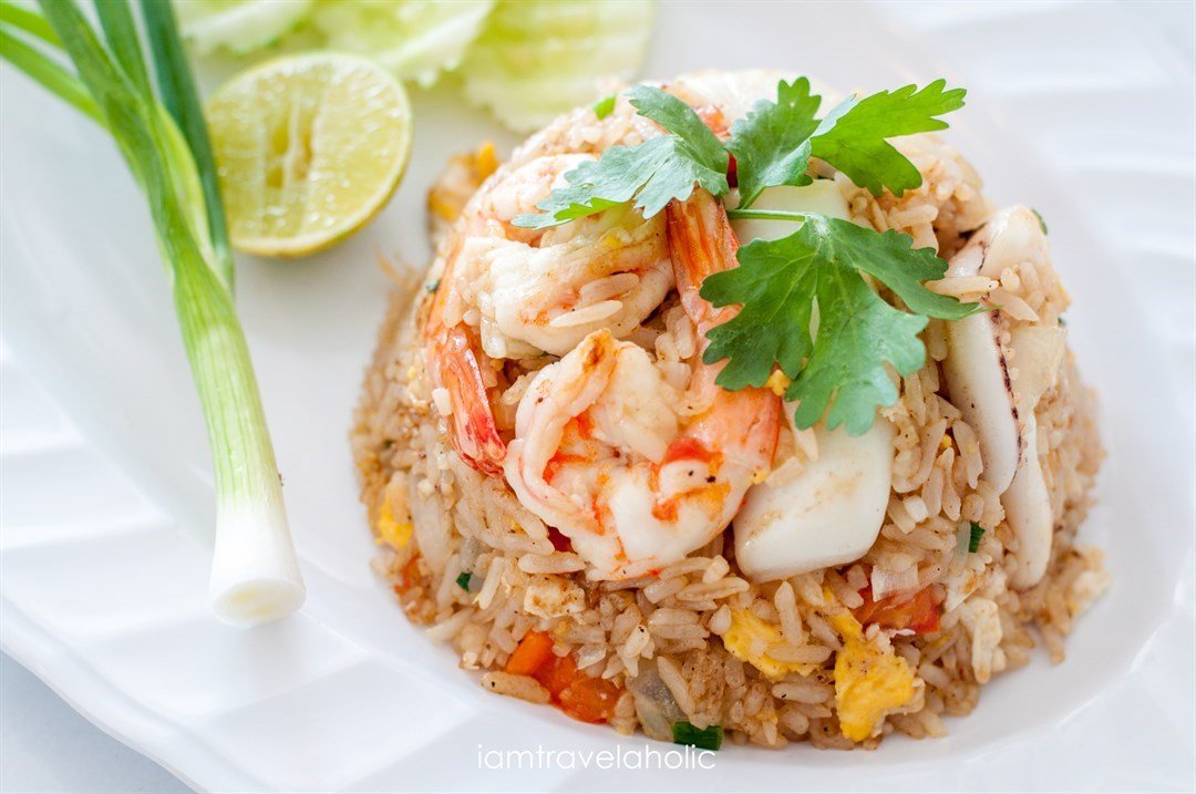 Order 52. Original Fried Rice with Shrimp food online from Sawaddee Thai Restaurant store, Las Vegas on bringmethat.com