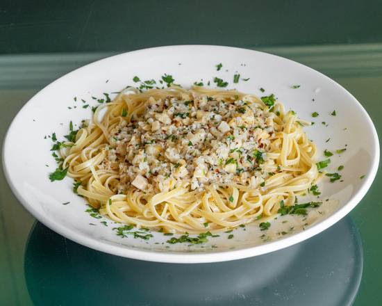 Order Linguini with Clam Sauce food online from Petrillo Pizza Restaurant store, Glendora on bringmethat.com