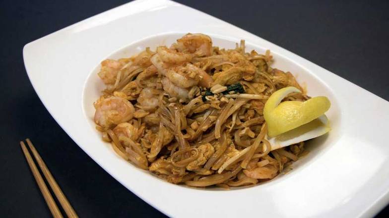 Order Lunch Pad Thai food online from Pi's Chinese Restaurant store, Midland on bringmethat.com