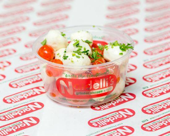 Order Fresh Mozzarella and Tomato Salad food online from Nardelli's Grinder Shoppe store, Waterbury on bringmethat.com