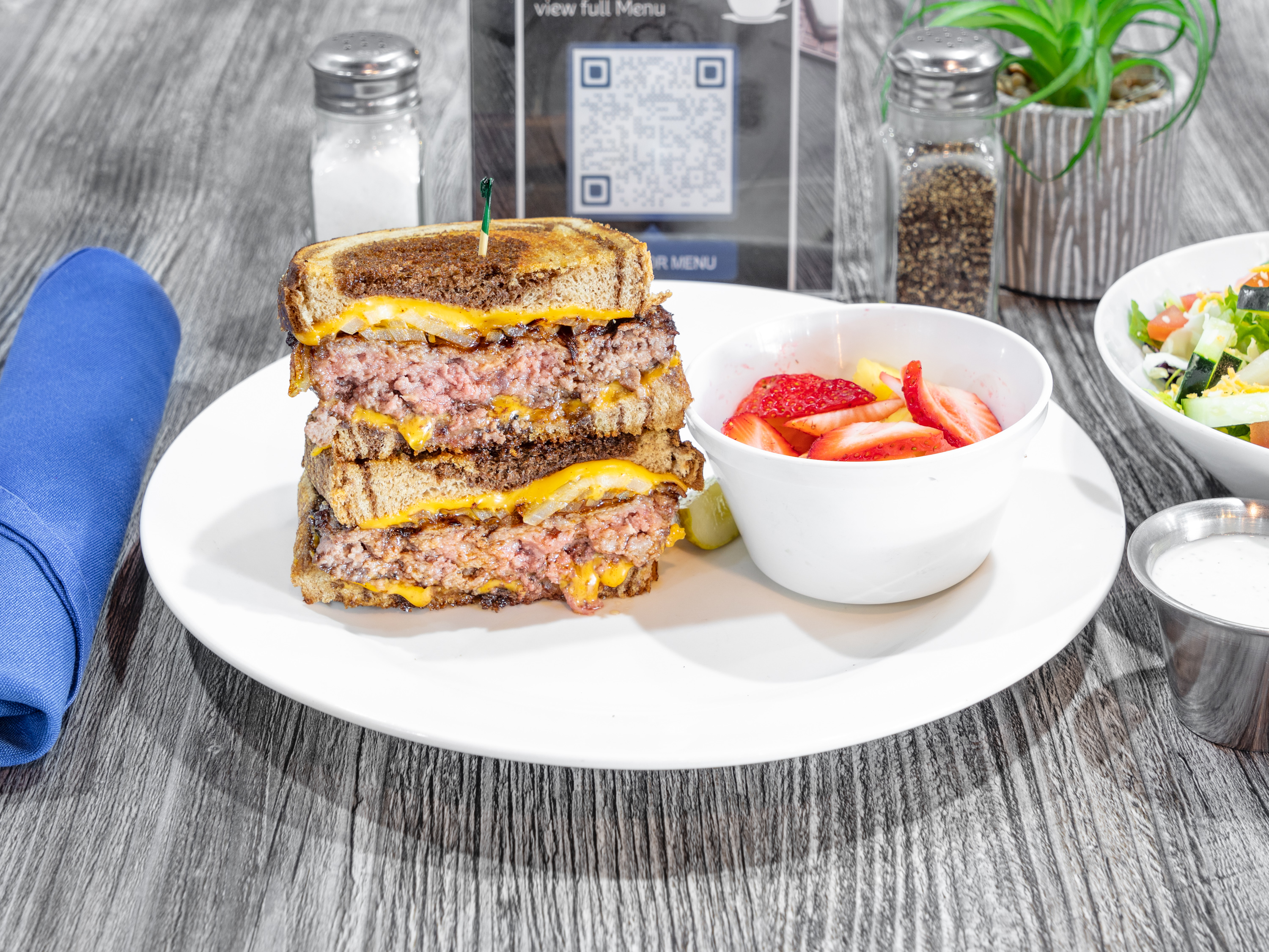 Order Patty Melt Lunch food online from Mimi's Star Cafè store, Dallas on bringmethat.com