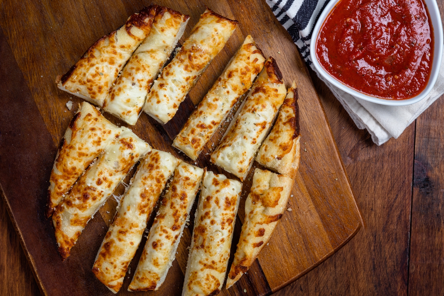 Order Cheesy Garlic Bread food online from Detroit Pizza Works store, Nashua on bringmethat.com