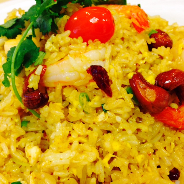 Order Pineapple Fried Rice food online from Panida thai & sushi bar store, Rockville on bringmethat.com