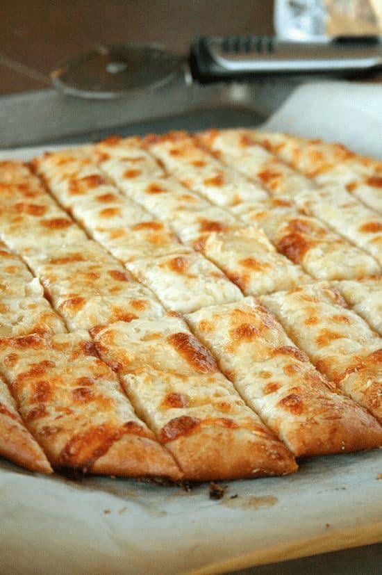 Order Cheesy Breadsticks - Appetizer food online from Verona Pizza Inc. store, Lawrenceburg on bringmethat.com