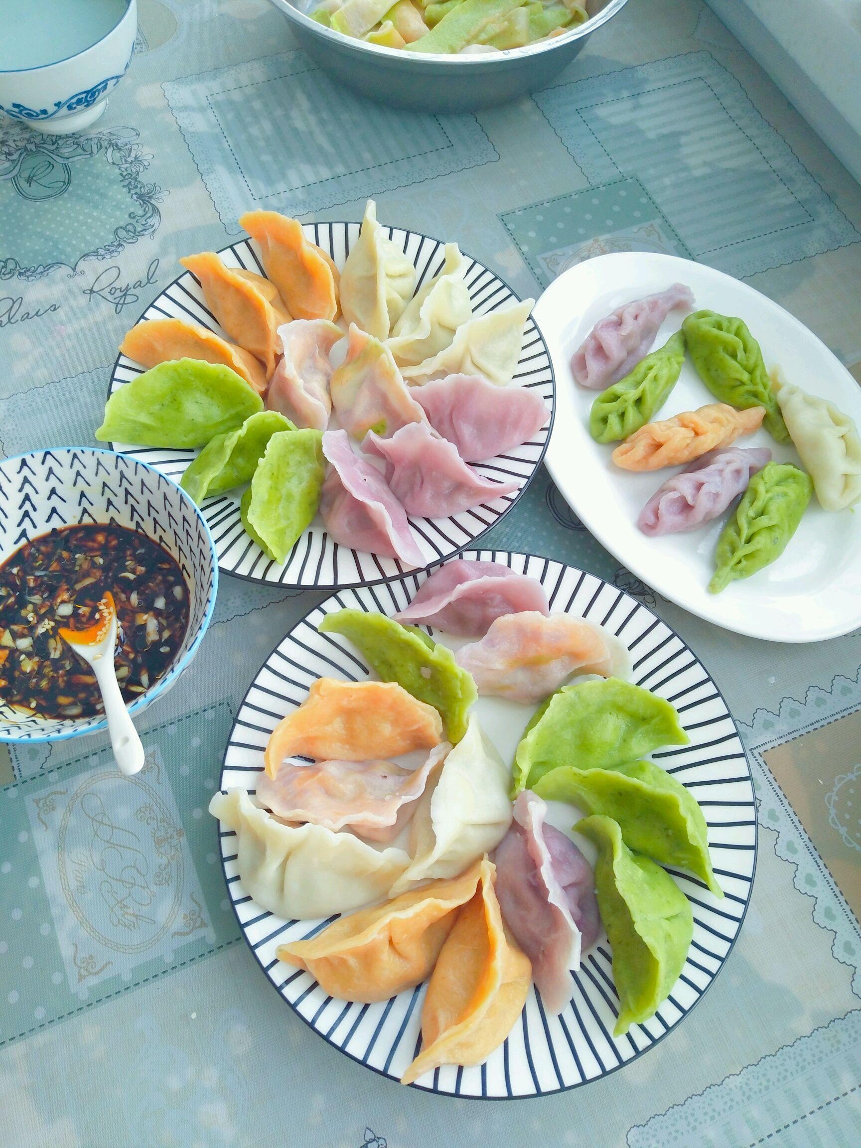 Order 12A. Rainbow Dumpling food online from Sultan Wok/ Asian Kitchen Express store, Highland Park on bringmethat.com