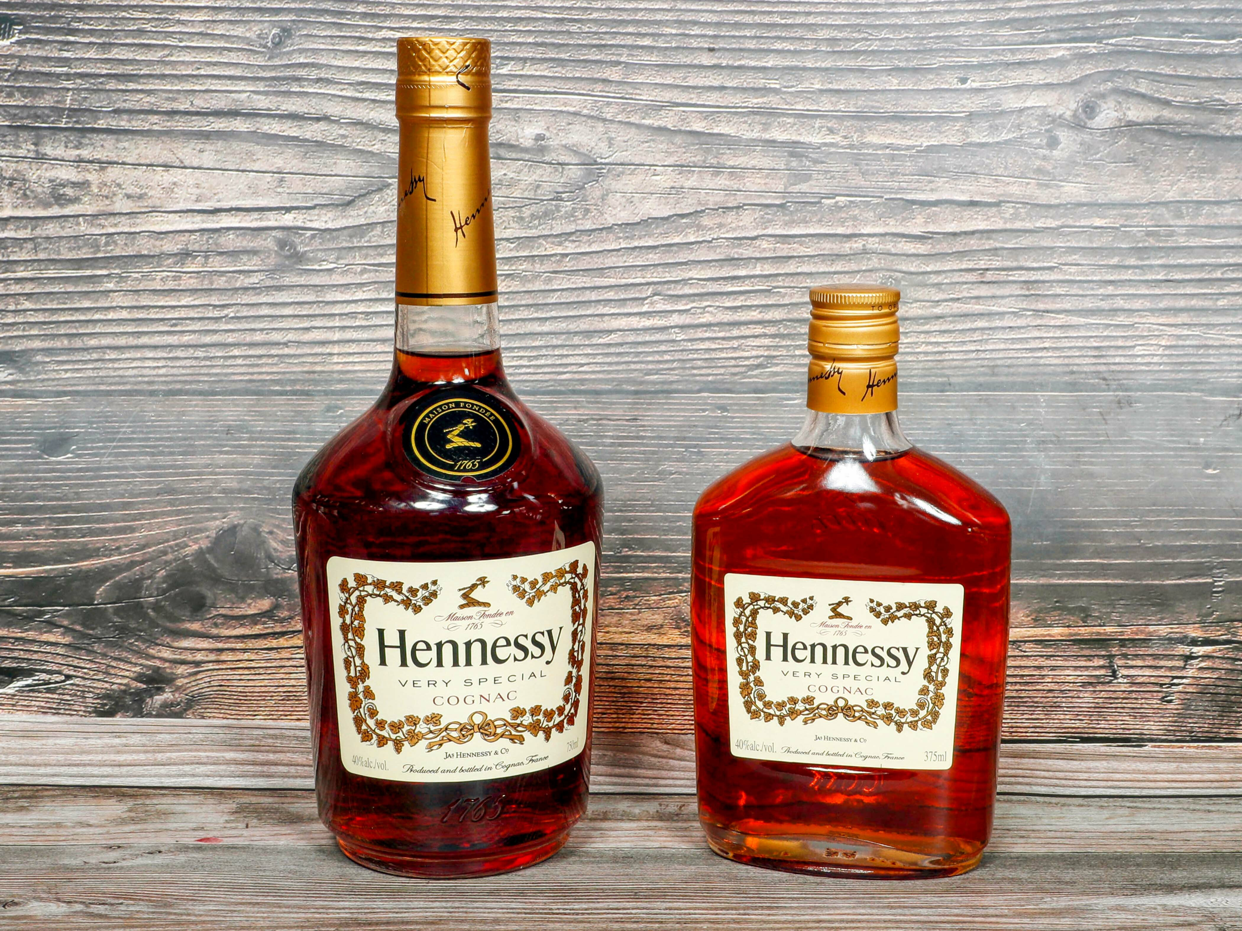 Order 375 ml. Hennessy VS, Cognac  food online from Brothers Royal Crown Minimart store, Atwater on bringmethat.com