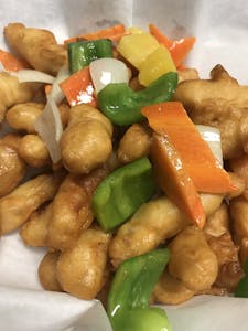 Order 44. Sweet & Sour Chicken 甜酸几 food online from Moon Wok store, Lenexa on bringmethat.com