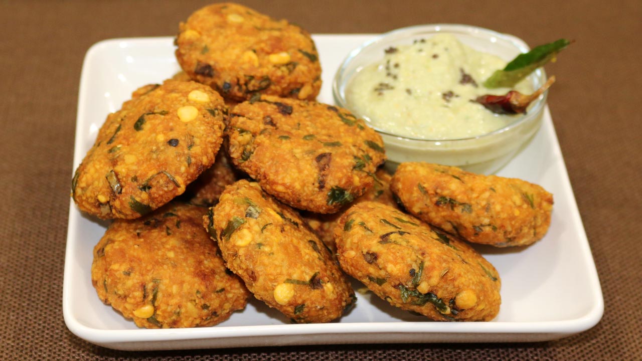 Order Masala Vada food online from Cakes & Bakes store, Dublin on bringmethat.com