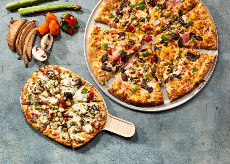 Order 14" Large Hand-Tossed Veg Delight food online from PIZZA KARMA store, Maple Grove on bringmethat.com