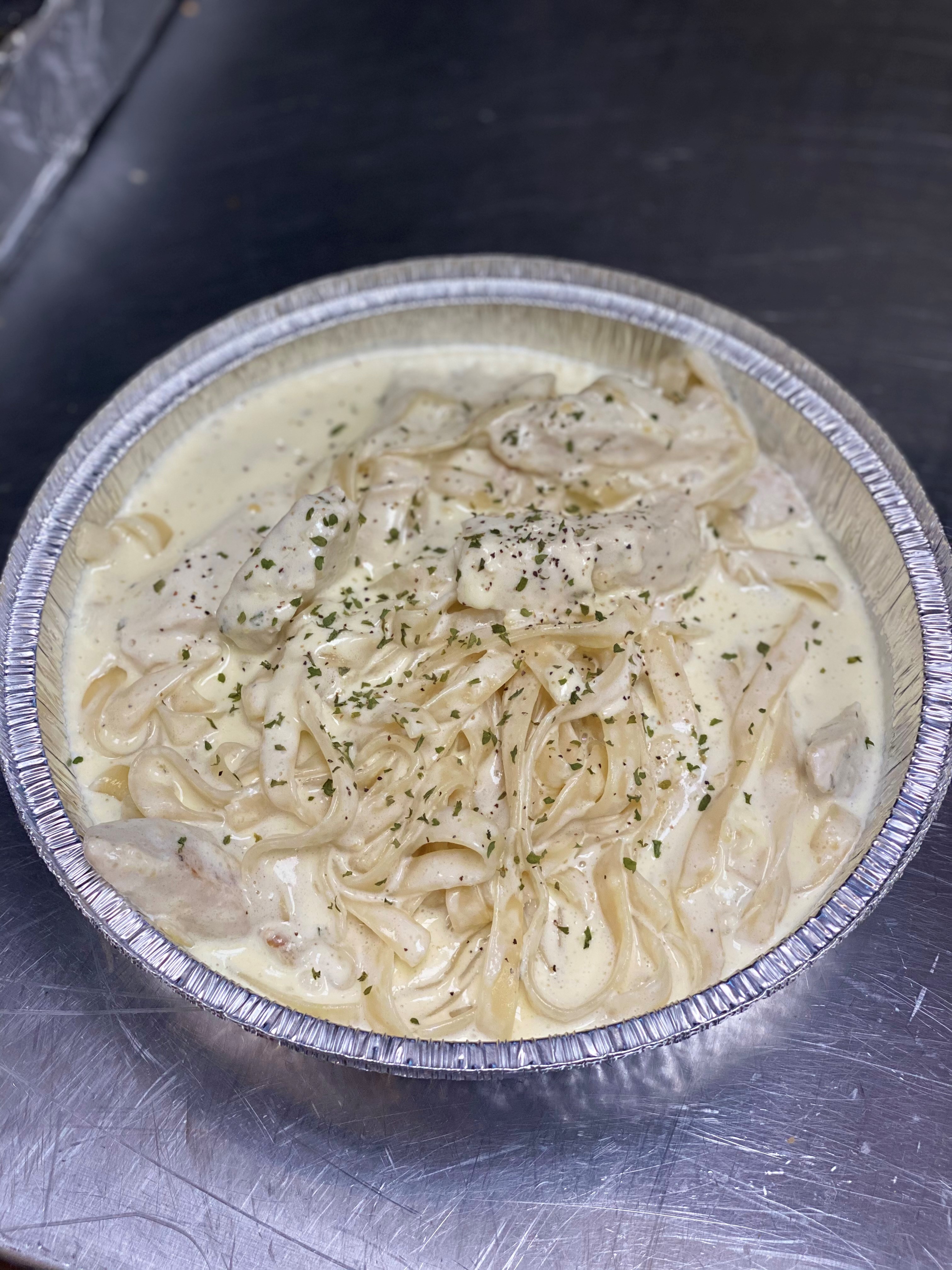 Order Fettuccine Alfredo with Chicken food online from Three Brothers Pizza store, Greenbelt on bringmethat.com