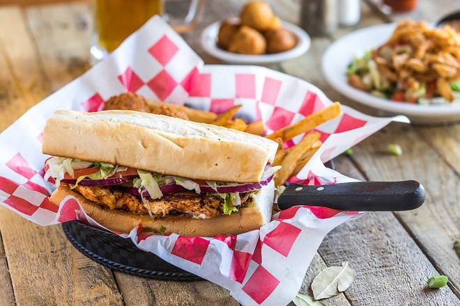 Order CHICKEN PO'BOY food online from Razzoo's store, Irving on bringmethat.com