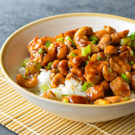 Order 32. Diced Chicken with Cashew Nuts food online from Great Wall Chinese Restaurant store, Doylestown on bringmethat.com