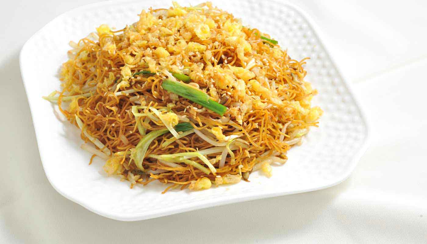 Order J9. Pan Fried Noodle in Soy Sauce (豉油皇炒麵) food online from Happy Harbor Cuisine store, Alhambra on bringmethat.com